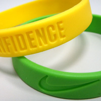 黃、綠色手環